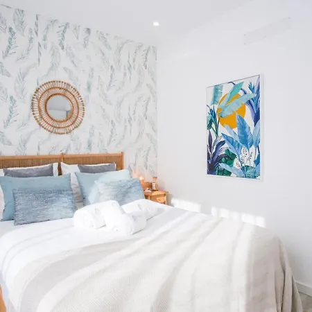 Spacious And Luxury Apartment With Sea View